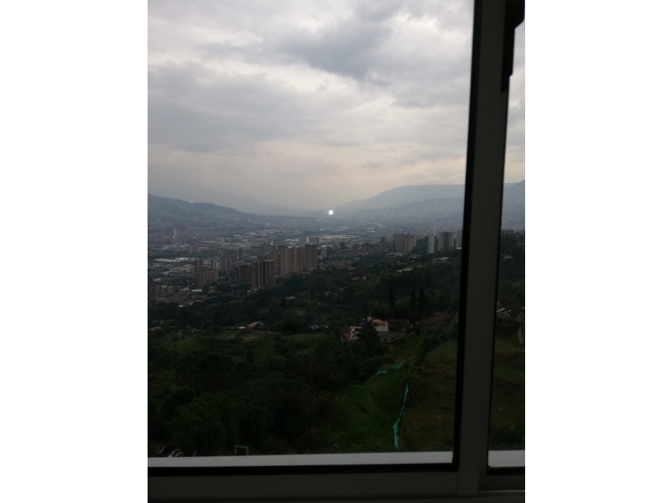 GRAN APARTAMENTO EN SABANETA - URB NATURA — foto 3