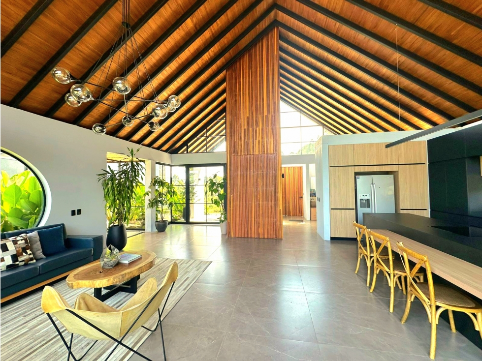 ESPECTACULAR CASA EN VENTA EN EL RETIRO — foto 3