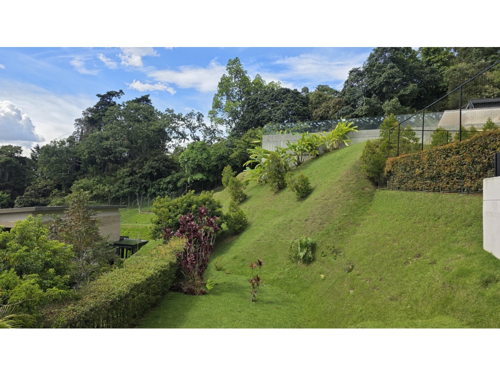 MARAVILLOSA CASA DE LUJO EN ENVIGADO EN CALLEJAS — foto 5