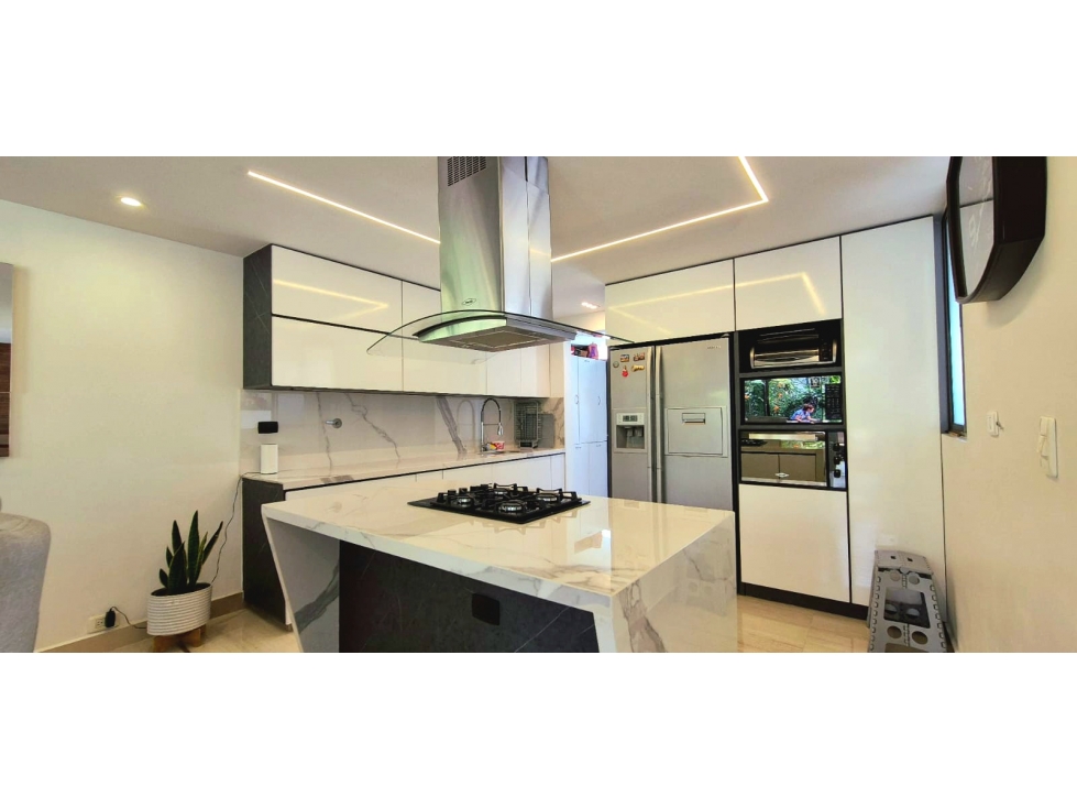HERMOSA CASA EN VENTA ENVIGADO LOMA DEL CHOCHO — foto 4