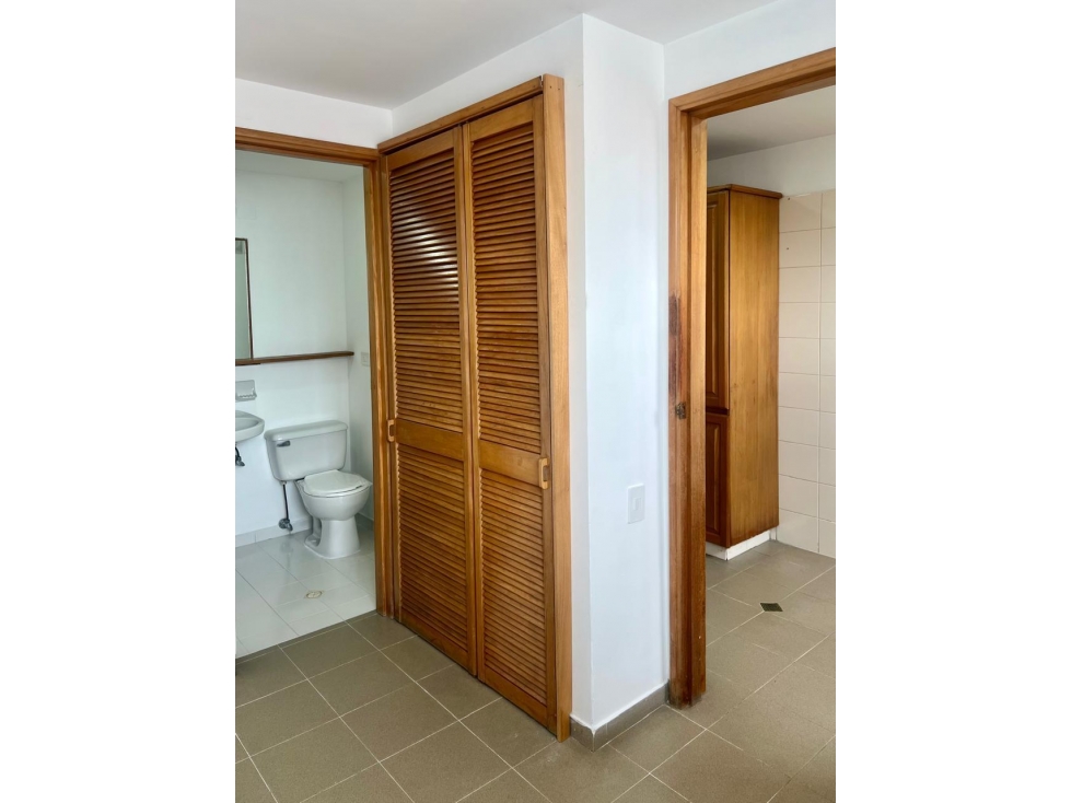 HERMOSO PENTHOUSE 226 mts EL POBLADO MILLA DE ORO — foto 4