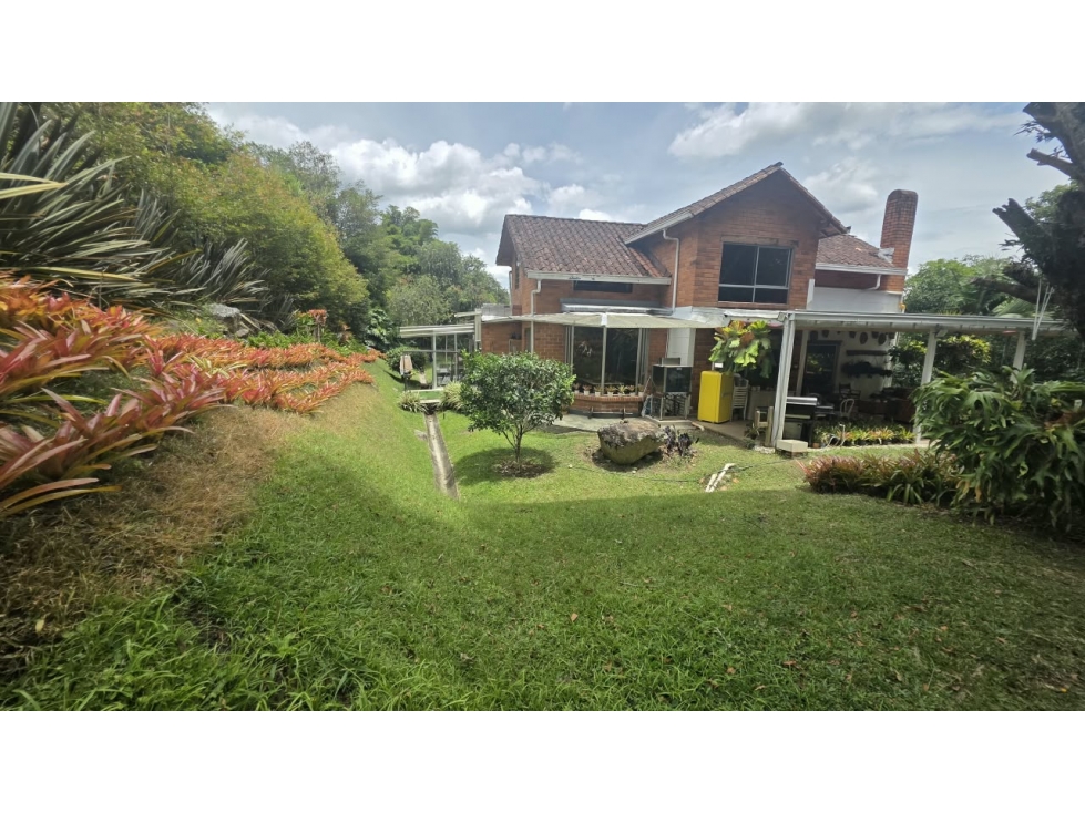 CASA CAMPESTRE EN ENVIGADO- VIVE EN EL LUJO DEL CAMPO