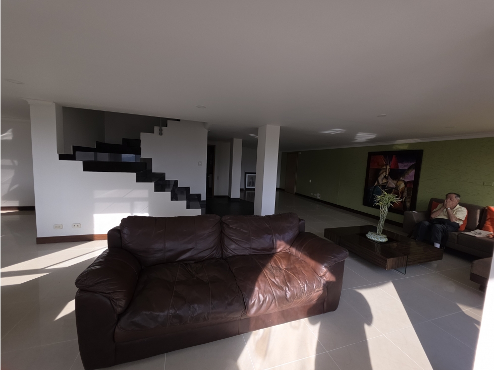 HERMOSO PENTHOUSE DUPLEX EN EL POBLADO — foto 3