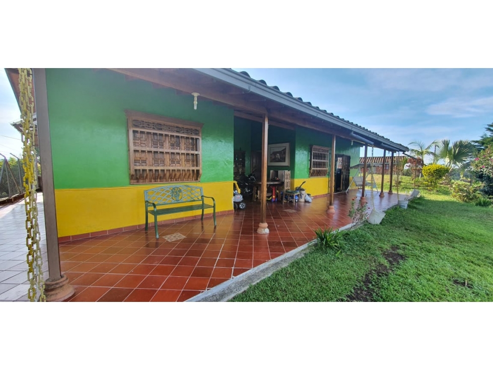 GRAN CASA CAMPESTRE EN SANTA BÁRBARA - LA ZOILA ROSA