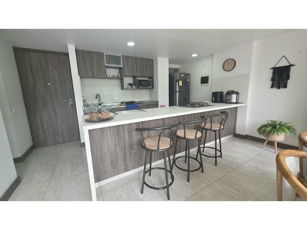 HERMOSO DUPLEX CAMINO VERDE, ÚNICO EN LA ZONA — foto 4
