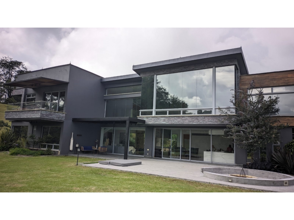 HERMOSA CASA EN EL RETIRO - MONTE SERENO