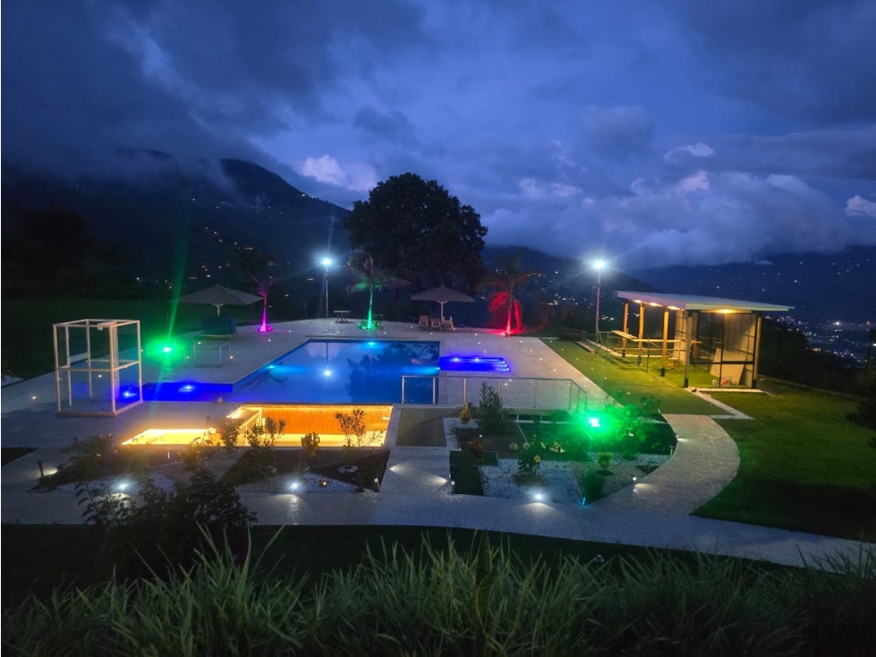 FINCA ÚNICA EN COPACABANA PARA NEGOCIAR