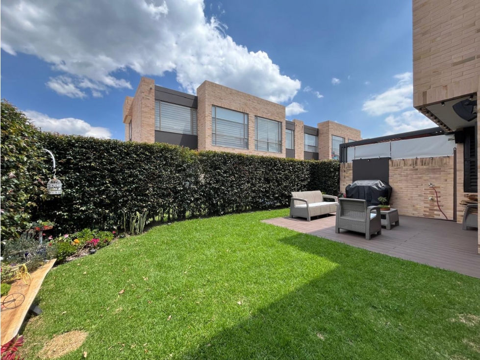 Casa esquinera en VENTA en PIEDRA SANTA