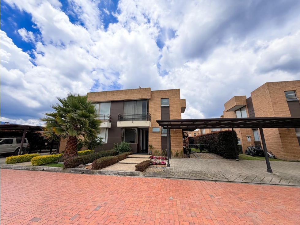 Casa remodelada en PIEDRA LUNA