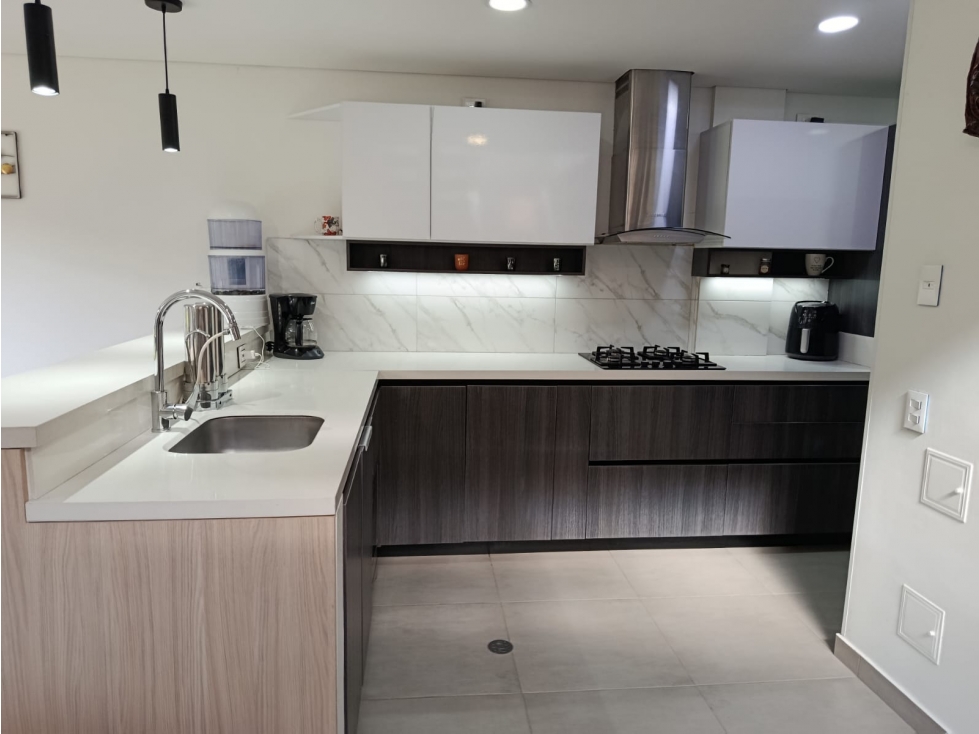 Casa hermosa de 2 pisos en vereda Fonquetá — foto 6