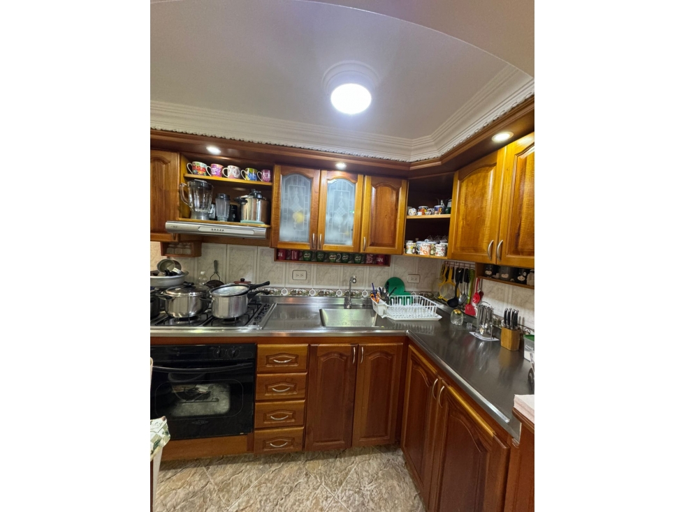 En venta casa unifamiliar de tres pisos más terraza unidad Niquia — foto 3