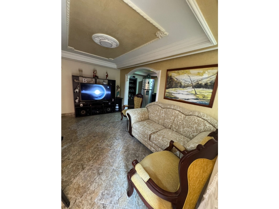 En venta casa unifamiliar de tres pisos más terraza unidad Niquia