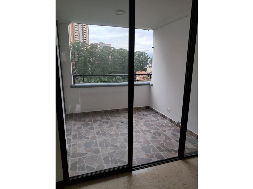 En venta apartamento loma de los gonzalez Poblado Medellín — foto 2