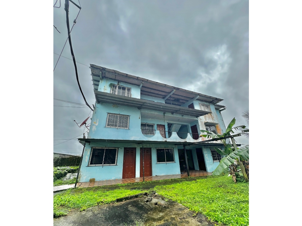 Venta de Edificio Comercial en Puerto Pilón, Colón - 1