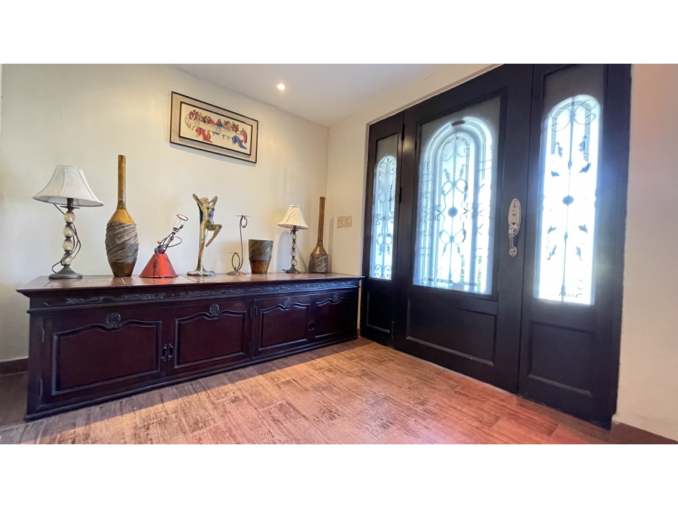 VILLA LUCRE - SE VENDE CASA