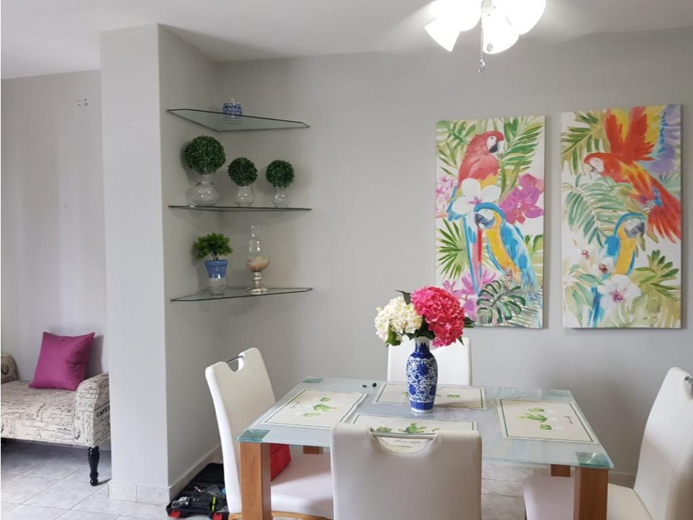 SE VENDE O SE ALQUILA APARTAMENTO
