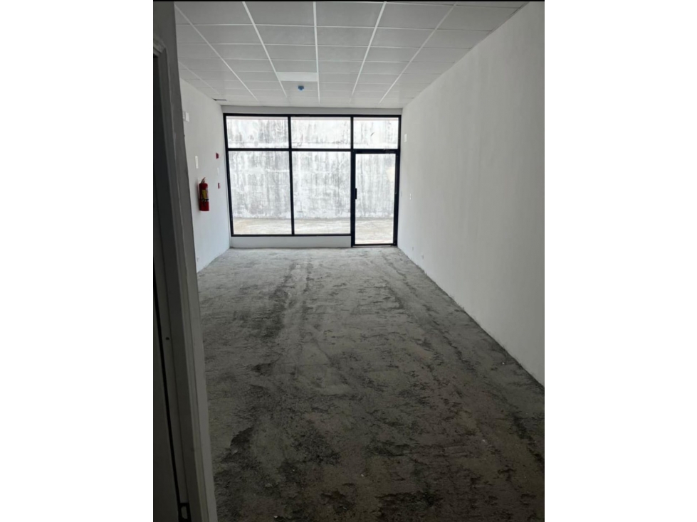 Vendo o Alquilo Edificio con Locales Comerciales — foto 3