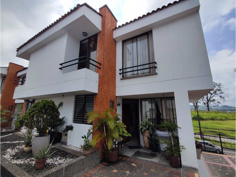 VENDO CASA 117 M2 EN PORTAL DE LOS CEDROS, AV. SUR, PEREIRA — foto 2