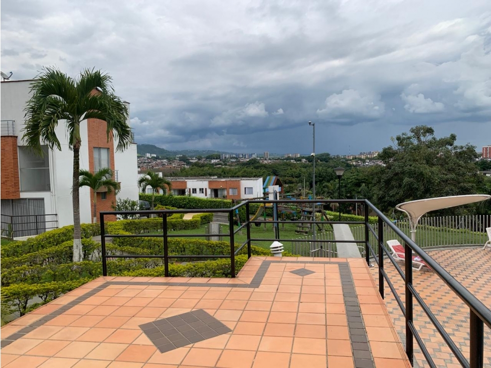 VENDO CASA DE 3 PISOS DE 144 M2 POR UNICENTRO PEREIRA — foto 2