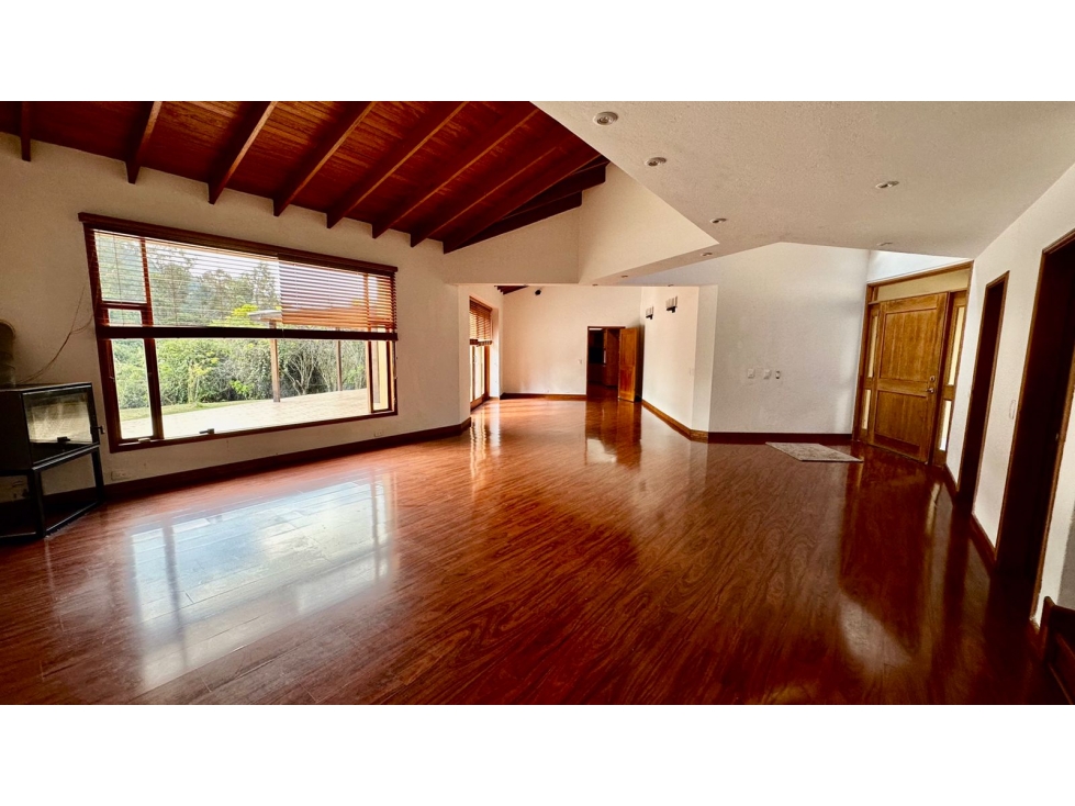 VENDO HERMOSA CASA EN VEREDA EL CHOCOLATERO, CERCA A BOGOTA — foto 2