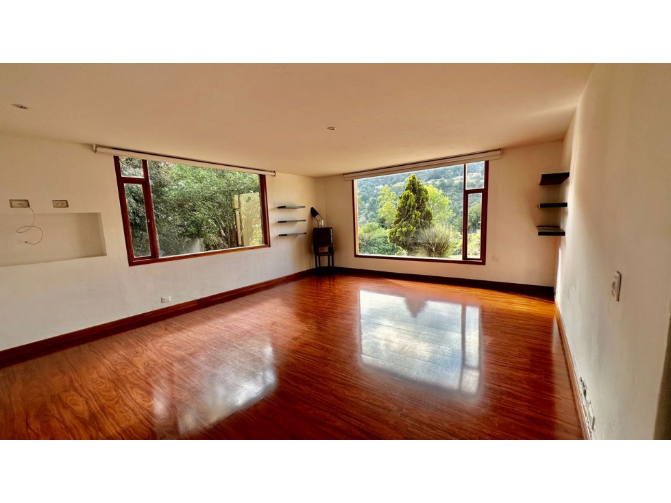 VENDO HERMOSA CASA EN VEREDA EL CHOCOLATERO, CERCA A BOGOTA
