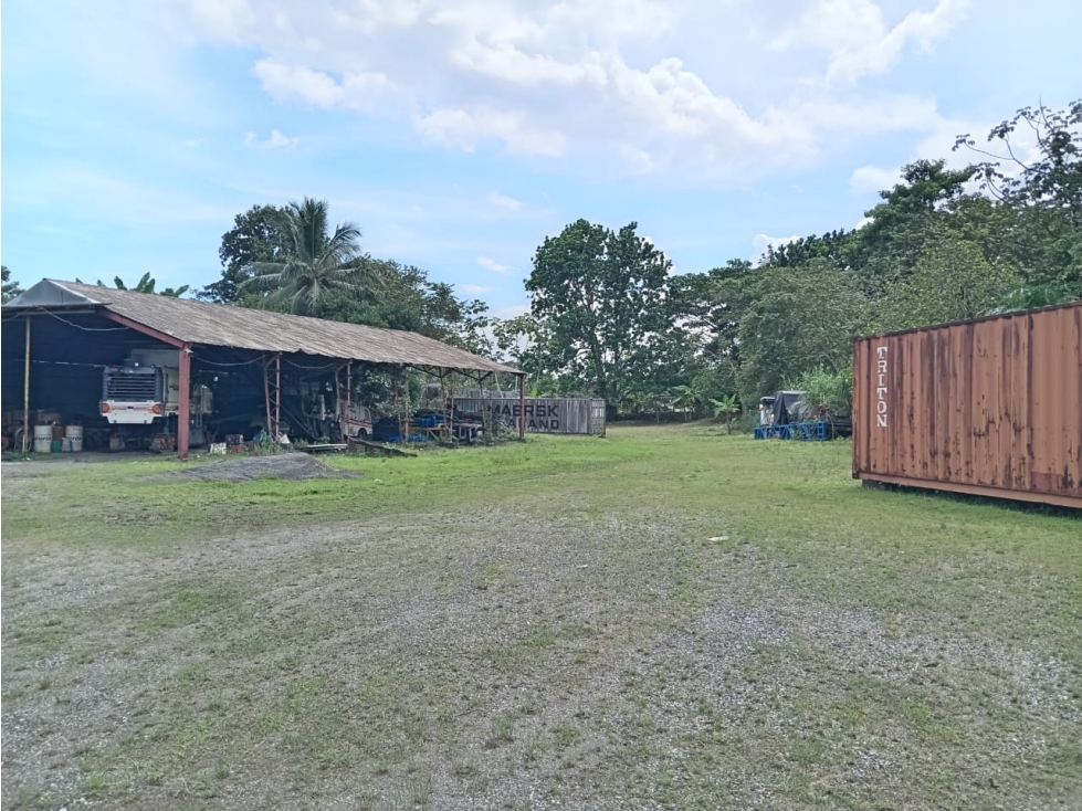 Se Vende en Altos de Tocumen con oficina circa la C.Panamericana - 3