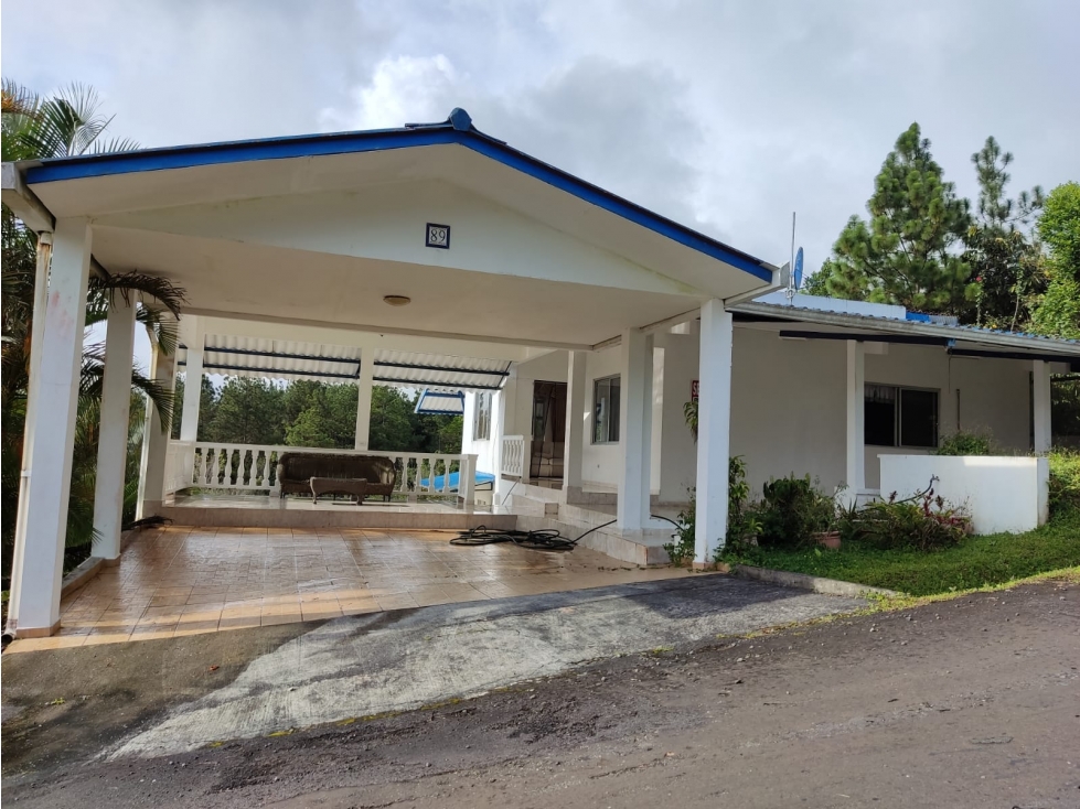 Venta Casa en Altos de Cerro Azul
