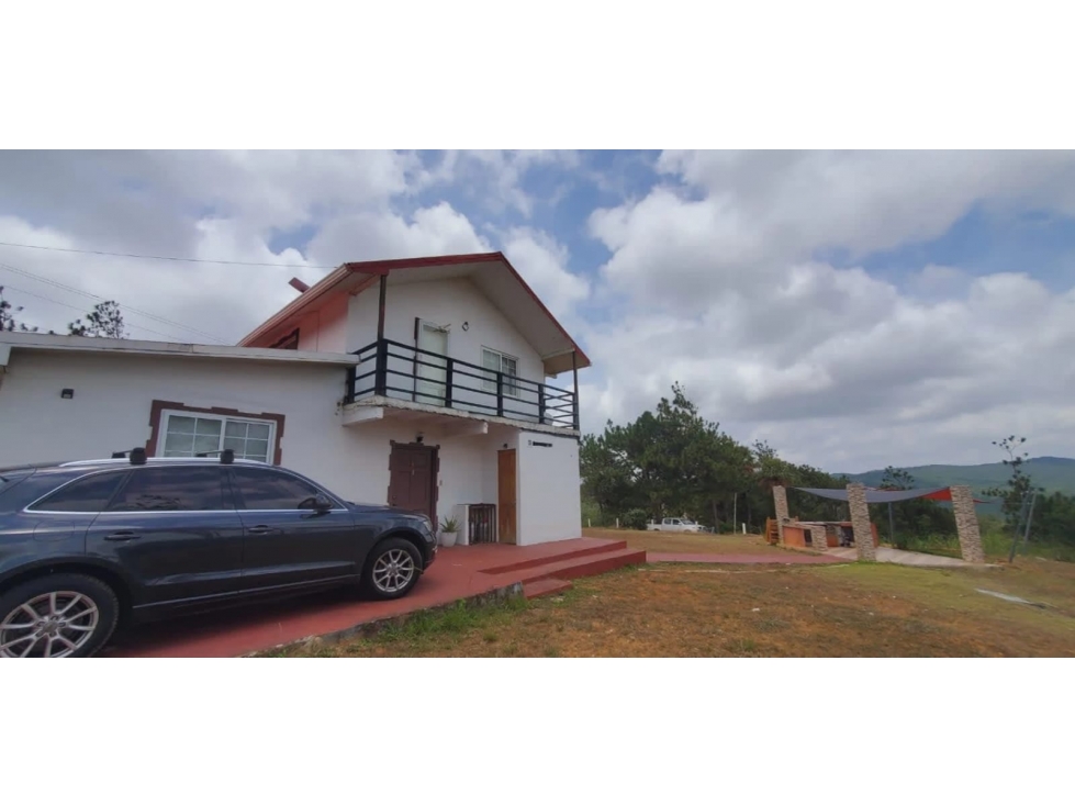 Venta Casa en Altos de Cerro Azul