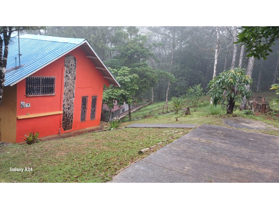 VENTA DE CASA EN ALTOS DE CERRO AZUL