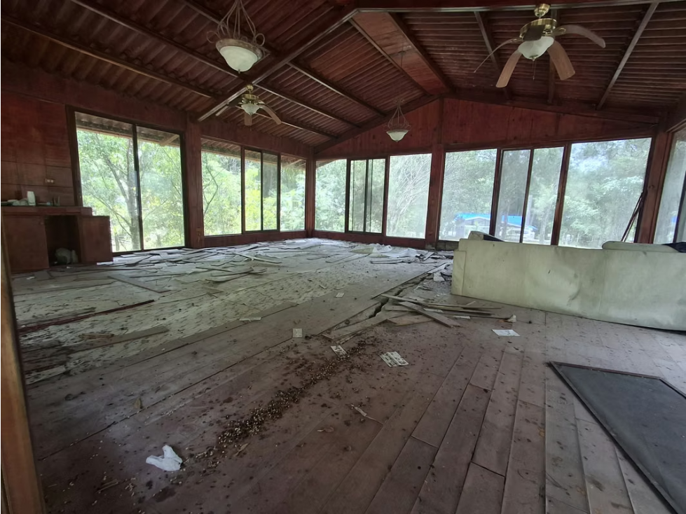 Se vende lote con casita en Altos de Cerro Azul — foto 3