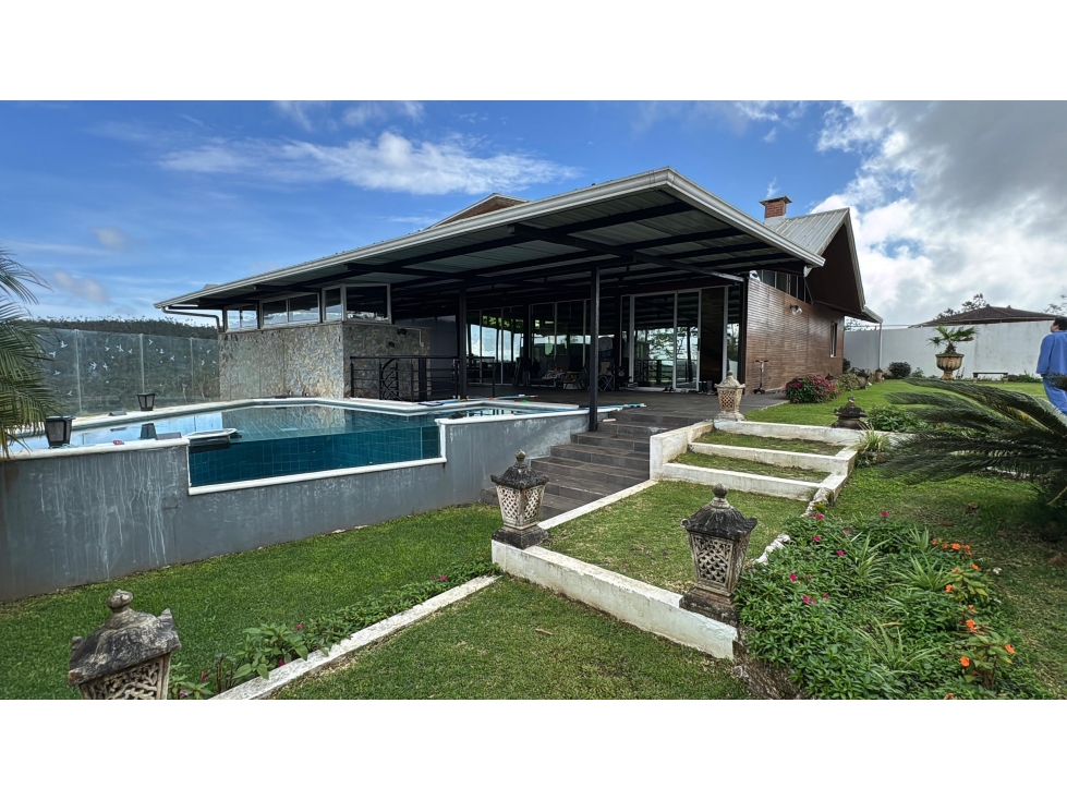 Venta de Casa en Altos de Cerro Azul