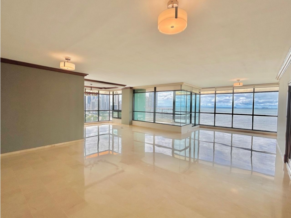 Se vende departamento en Avenida Balboa, Torres Miramar Plaza — foto 3