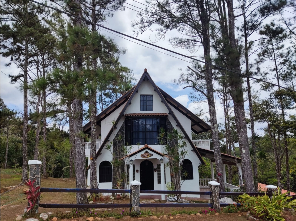 VENTA DE CASA EN ALTOS DE CERRO AZUL