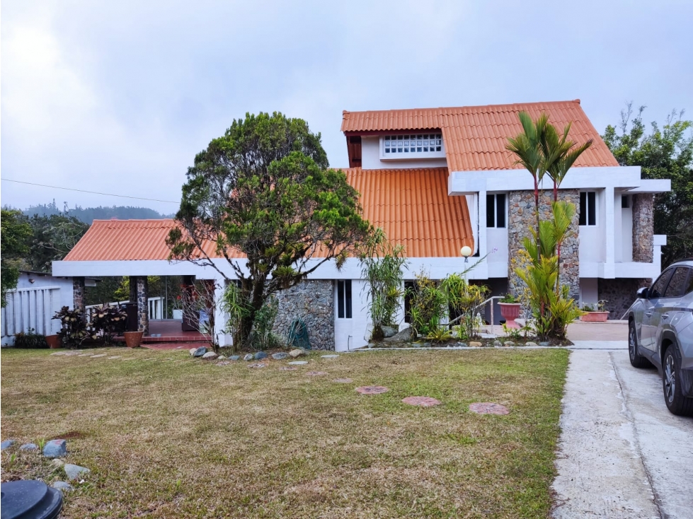 Venta de CASA en Altos de Cerro Azul