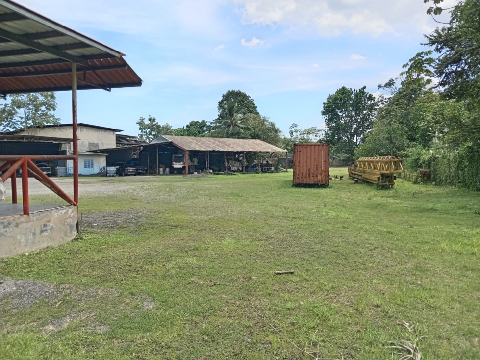 Se Vende en Altos de Tocumen con oficina circa la C.Panamericana - 4