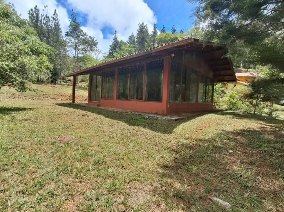 Se vende lote con casita en Altos de Cerro Azul — foto 2