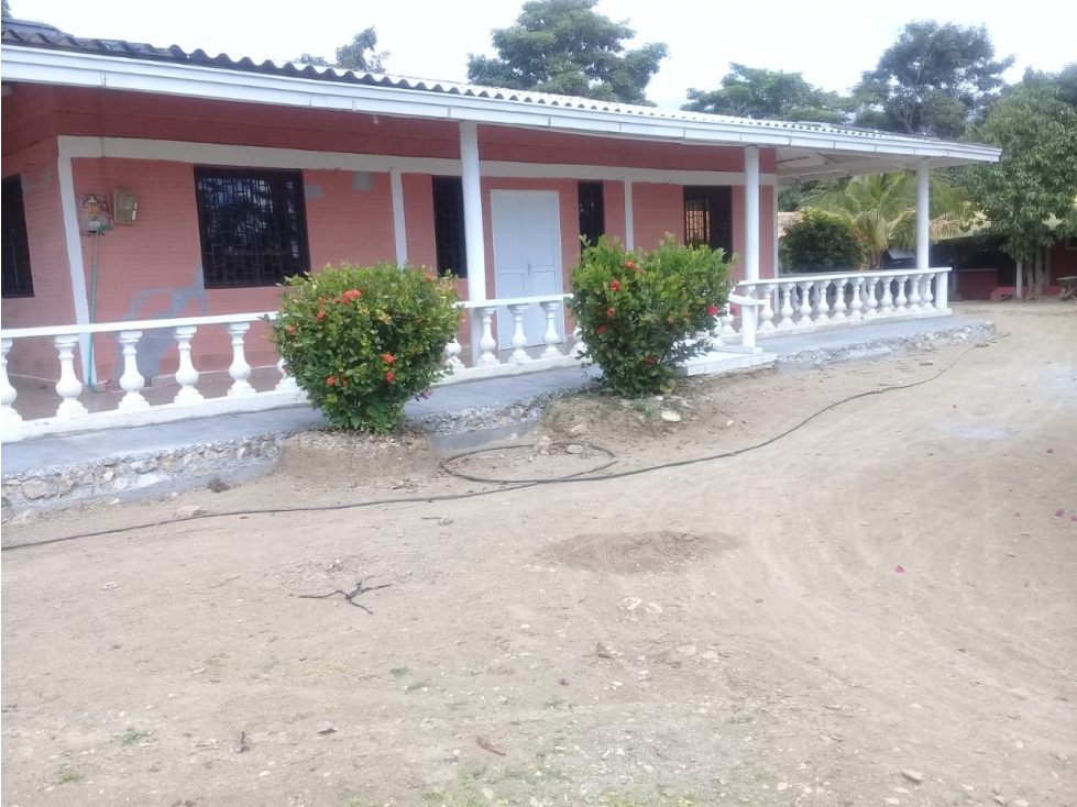 CASA FINCA EN AGUAS VIVA KL 20
