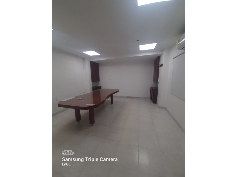 CASA COMERCIAL PARA OFICINAS SOBRE CRA 5 - 5