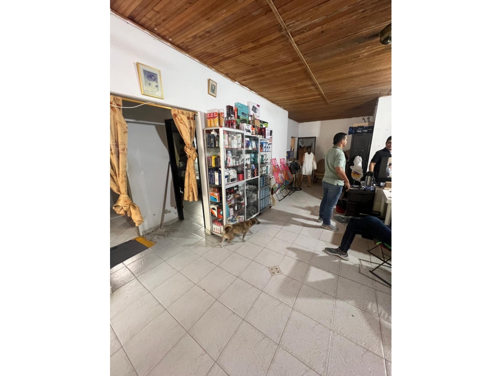 SE VENDE CASA GRANDE UBICADA EN EL BARRIO SUCRE — foto 4
