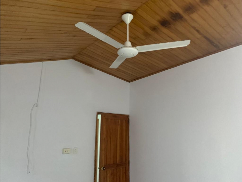 VENDE CASA EN LA CASTELLANA SOBRE LA CALLE 59 — foto 3