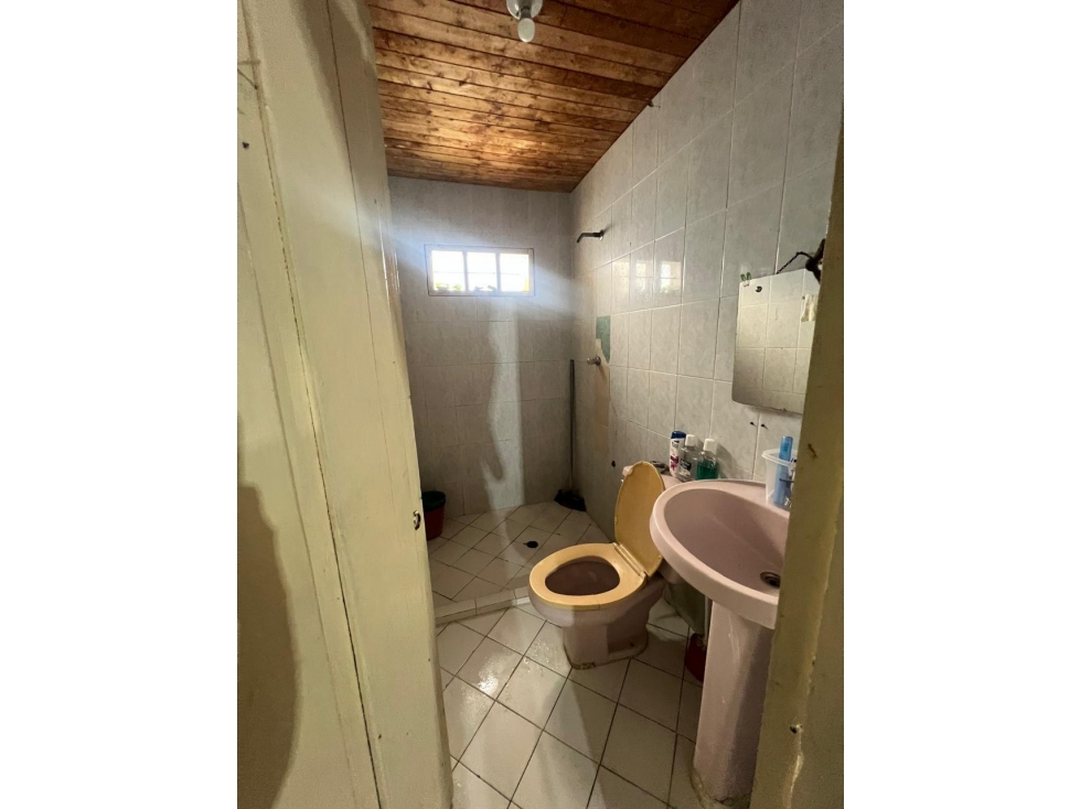 SE VENDE CASA GRANDE UBICADA EN EL BARRIO SUCRE — foto 6