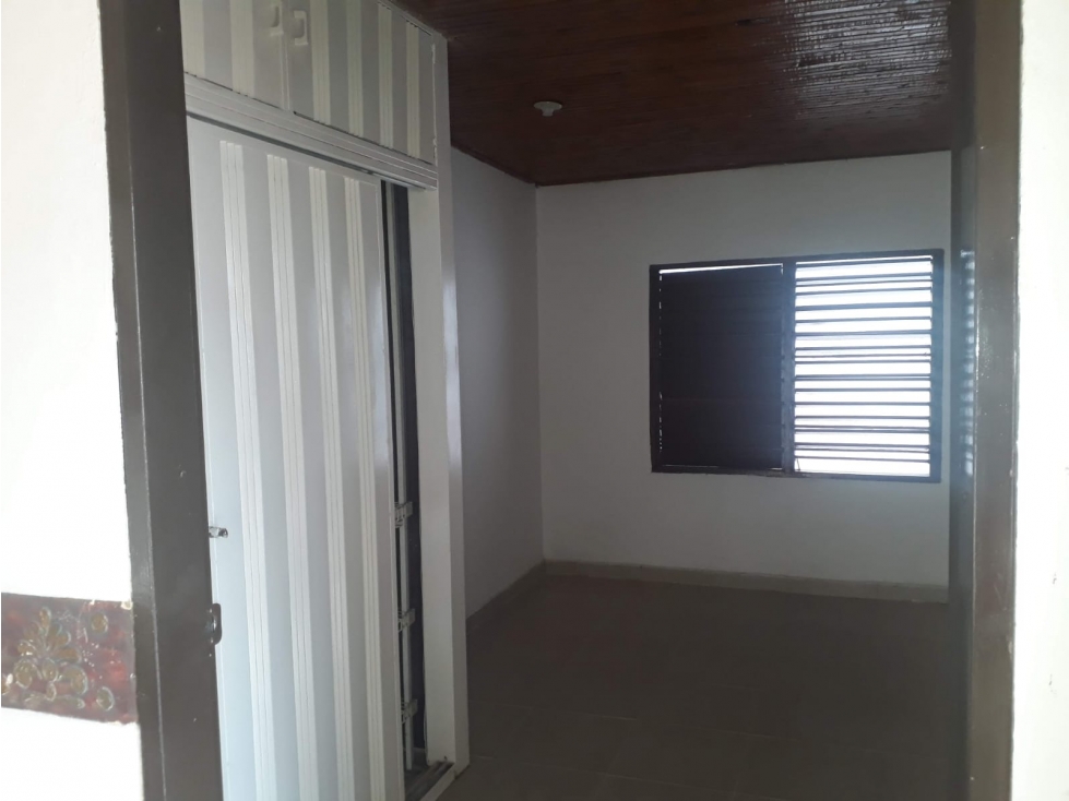 ARRIENDO CASA COMERCAIL SOBRE LA 11A - 5