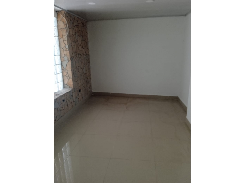 LOCAL EN ARRIENDO O VENTA EN EL CENTRO SOBRE LA CALLE 21 - 6