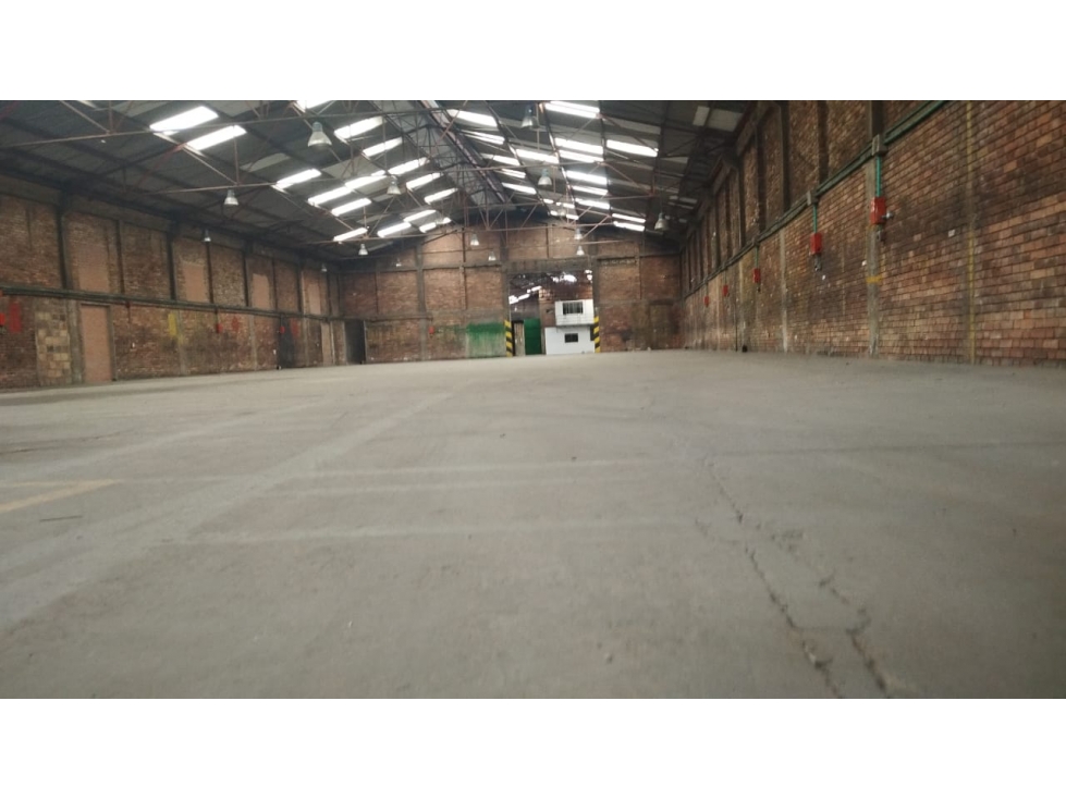 BODEGA INDUSTRIAL CASTILLA ARRIENDO