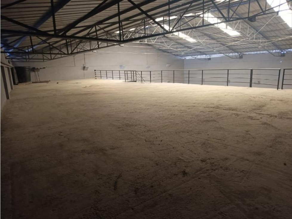 Arriendo bodega,oficinas,local soacha — foto 4