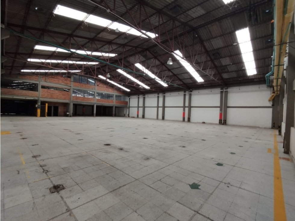 ARRIENDO BODEGA AUTOPISTA SUR AV K68 — foto 2