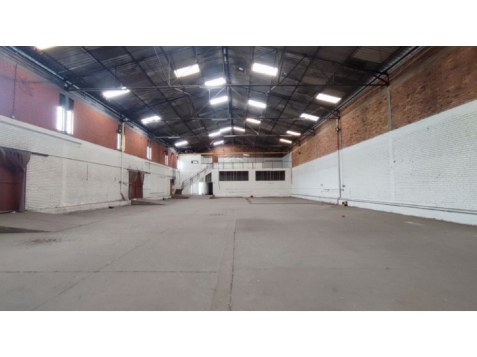ARRIENDO BODEGA PUENTRE ARANDA OPERATIVA