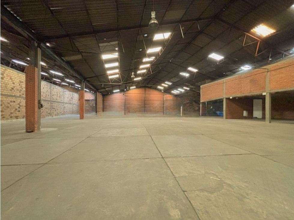 ARRIENDO BODEGA CEDI INDUSTRIAL OPERATIVA MONTEVIDEO — foto 4