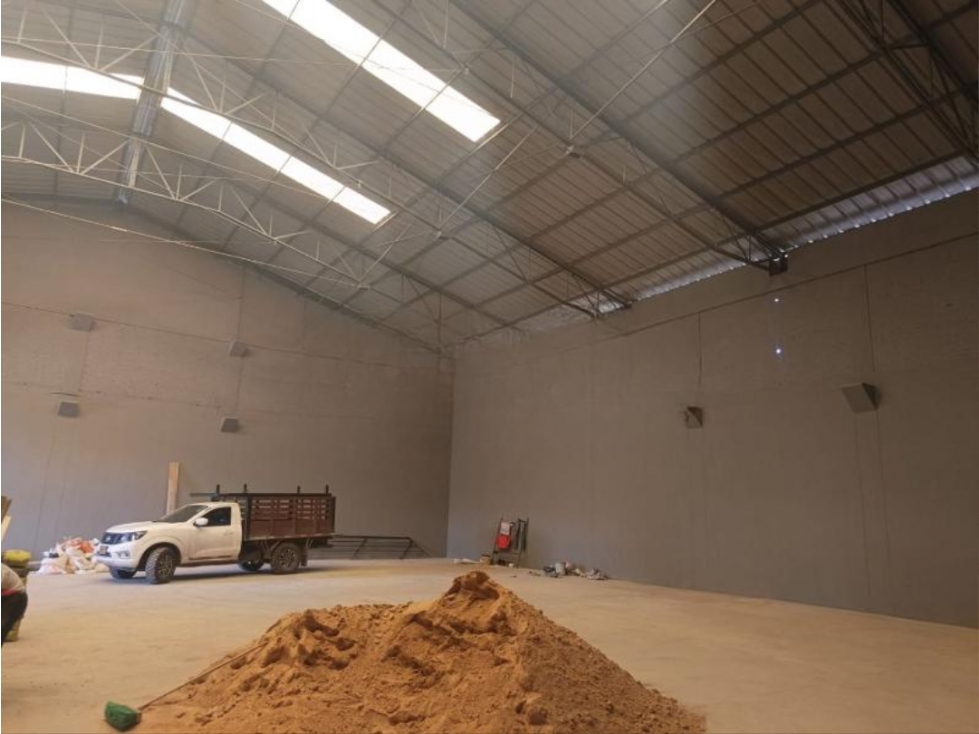 Arriendo bodega,oficinas,local soacha — foto 3