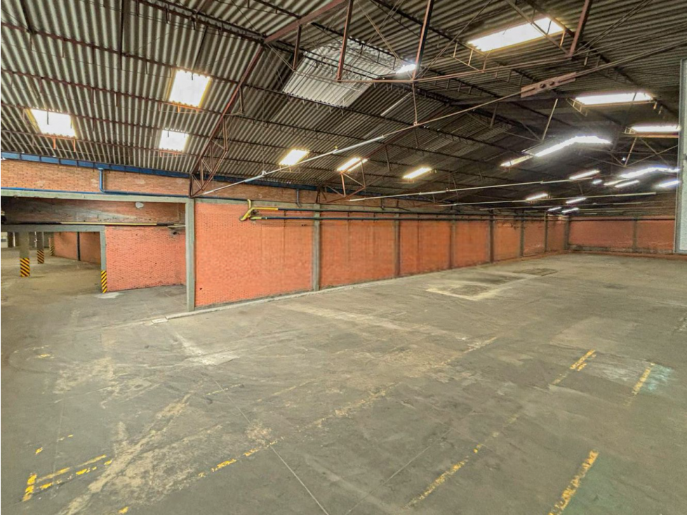 ARRIENDO BODEGA CEDI INDUSTRIAL OPERATIVA MONTEVIDEO